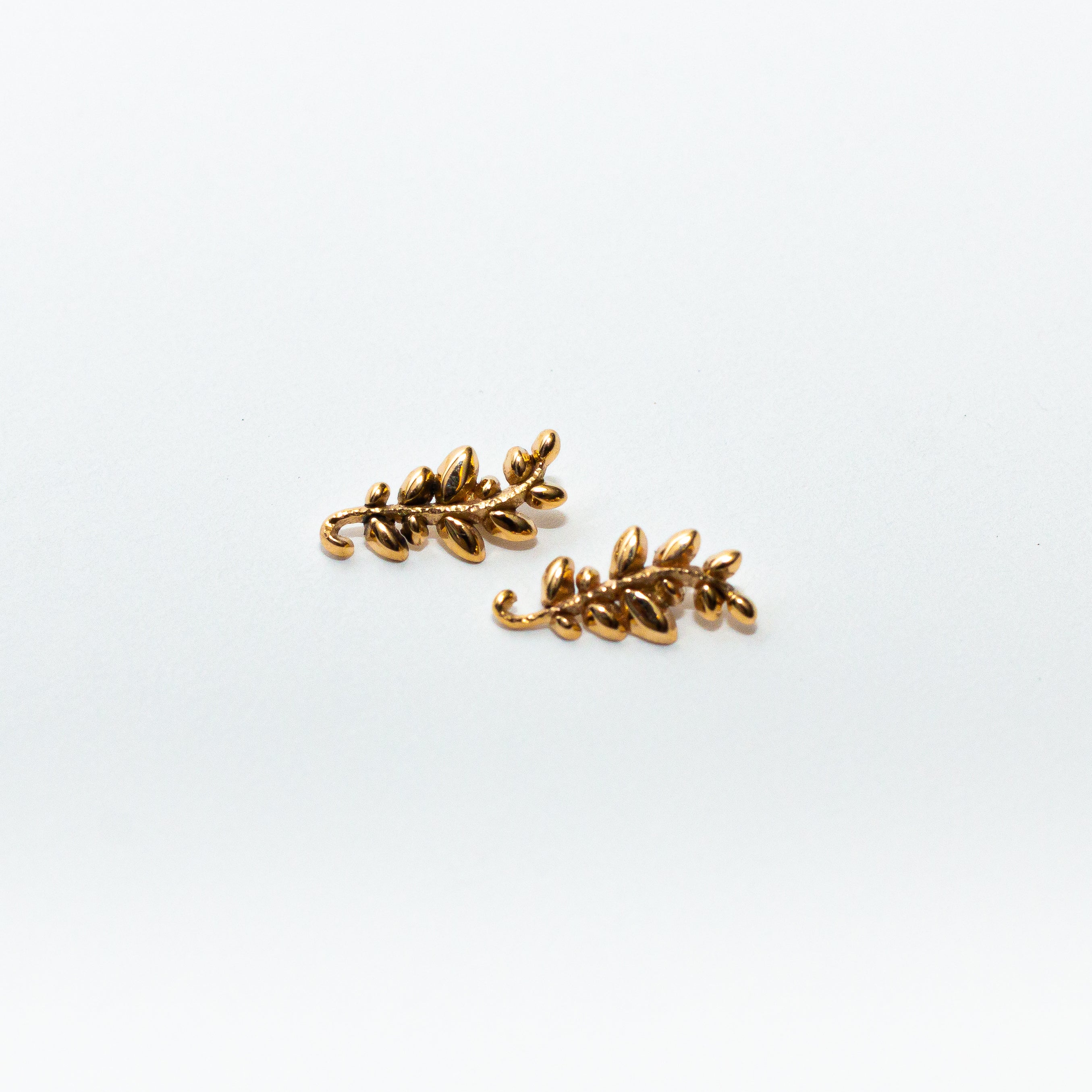 Hoja pequeña oro 14k